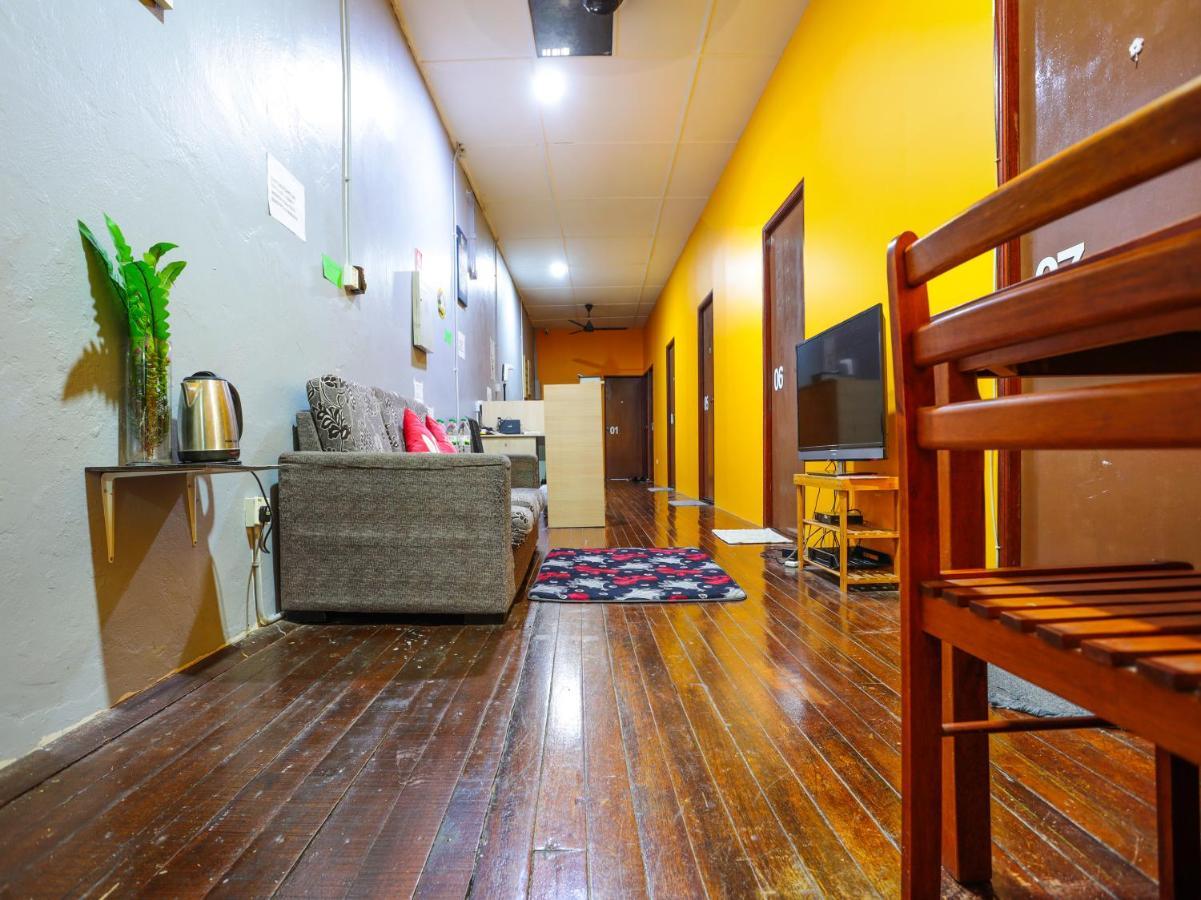 Spot On 90610 Loft Waterfront 호텔 쿠칭 외부 사진
