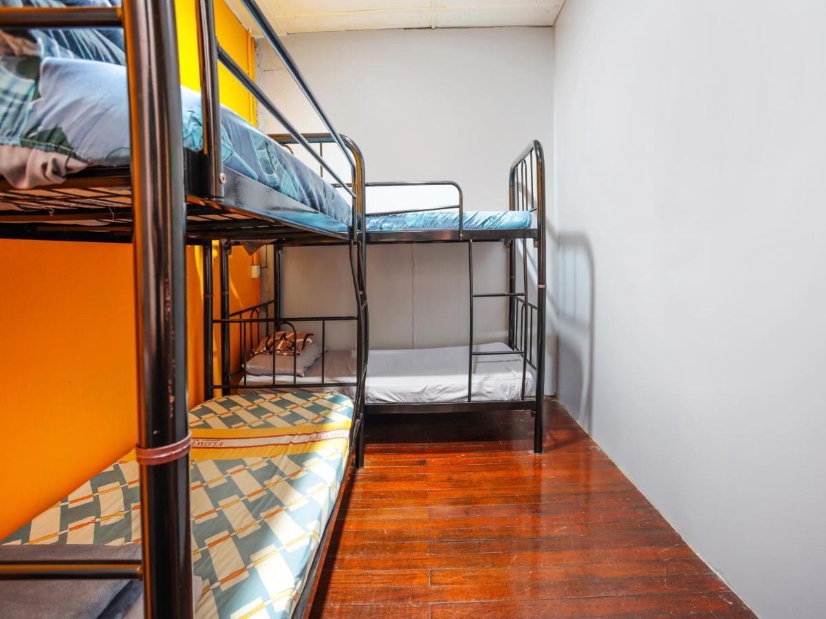 Spot On 90610 Loft Waterfront 호텔 쿠칭 외부 사진